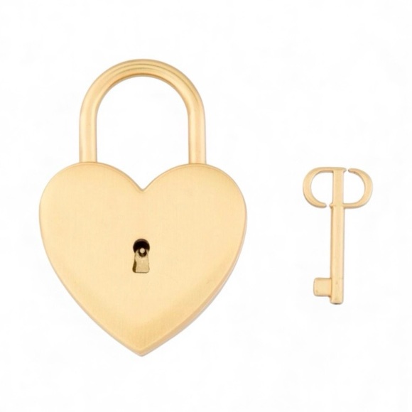 ❤️NIB AUTHENTIC DIOR GOLD HEART PADLOCK CADENA W/KEY VALENTINE 2023 LMTD - Picture 2 of 10